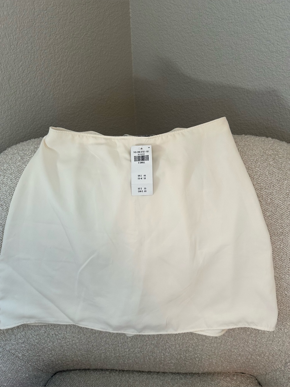 NWT ABERCROMBIE - Cream Skort, XS
